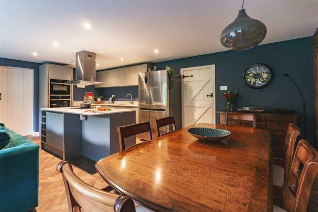 Superb Extended Open Plan Living/Dining Kitchen