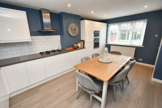 Kitchen/Dining Room