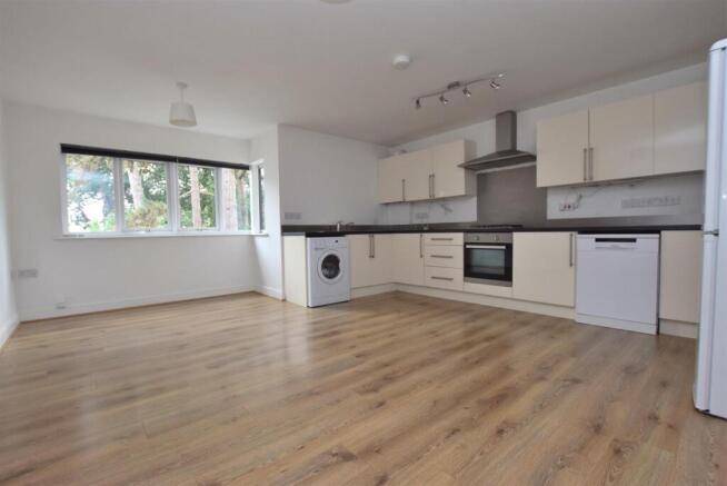 Spacious Open Plan Living/Dining Kitchen