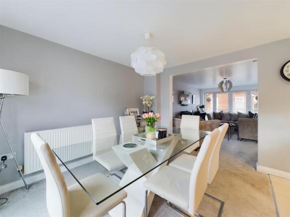 Living Kitchen/Dining Room