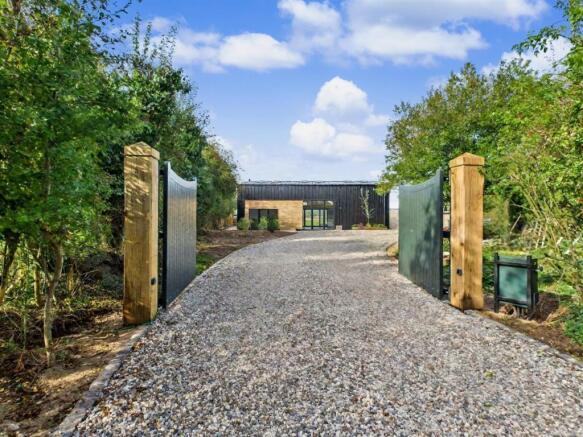 CAM04916G0-PR0172-STILL004 (1).jpg