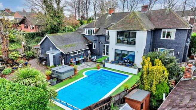 Outstanding Rear Garden