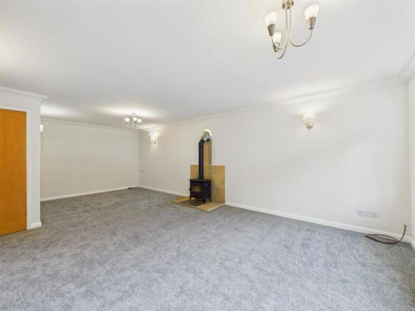 Spacious Lounge/Dining Room