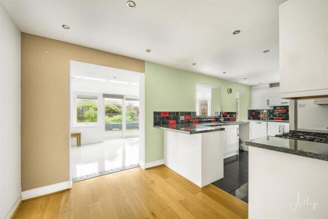 Kitchen/Dining Room