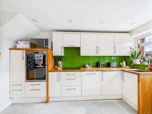 Lrg_CAM05488G0-PR0020-STILL009-thumbnail-h750-70.j