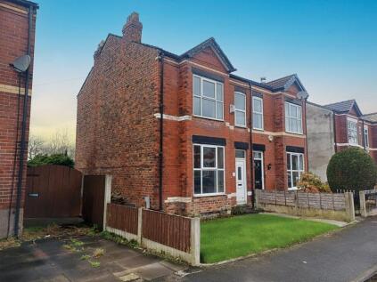 Carlton Road, Sale, M33