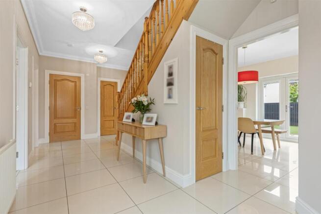 Hallway 1.jpg