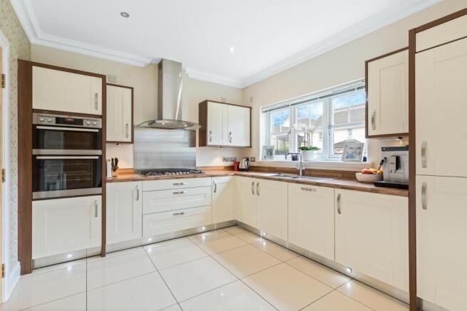 kitchen 3.jpg