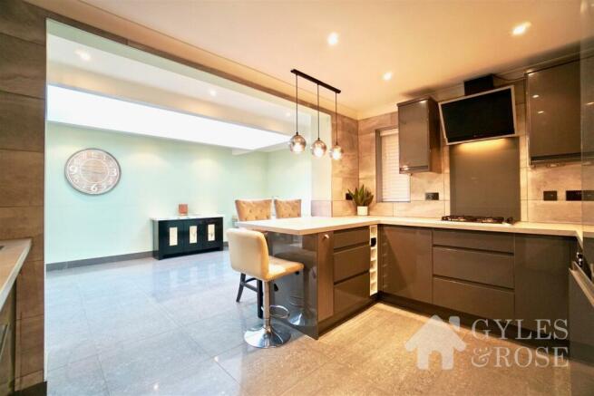 Kitchen/Dining Room