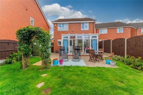 Clover Walk, Upton, Pontefract, Wakefield, WF9