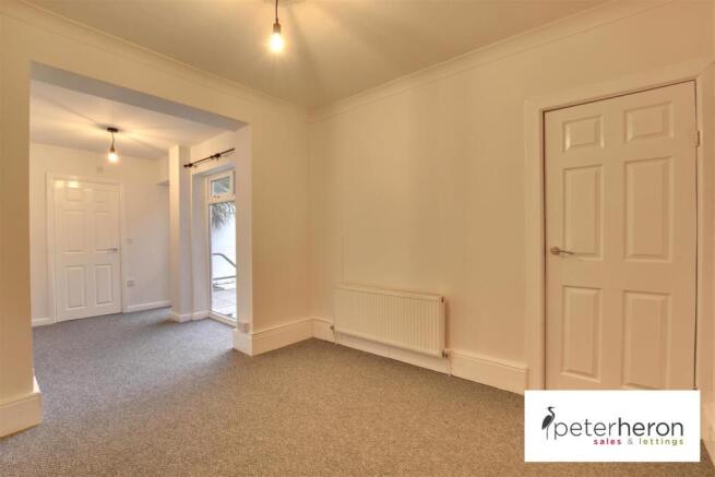 Lounge/Dining Room
