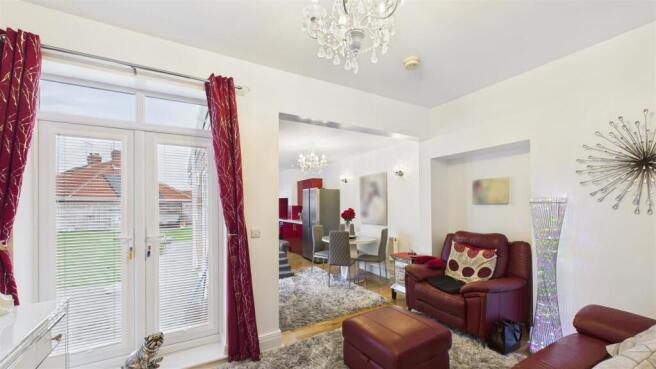 Open Plan Living Area & Dining Kitchen