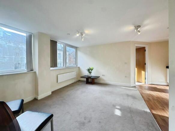 f75897c3-WhatsApp...