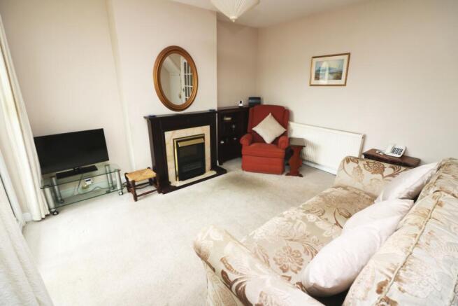 Lounge Right