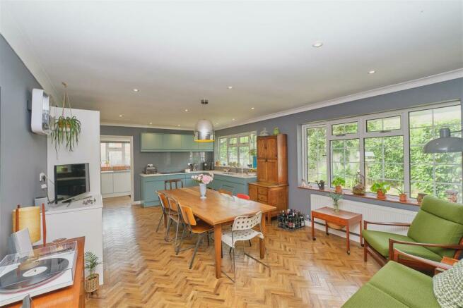 Kitchen/Dining Room