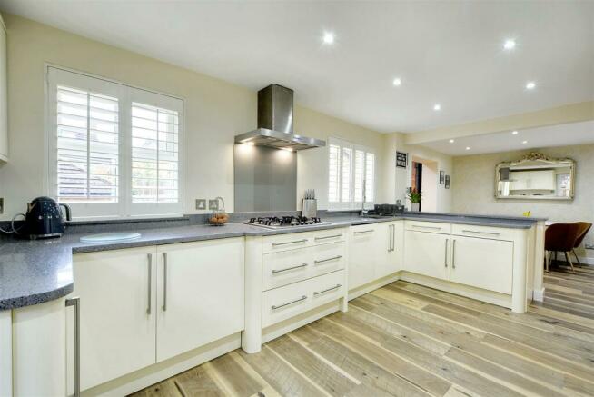 OPEN PLAN DINING KITCHEN