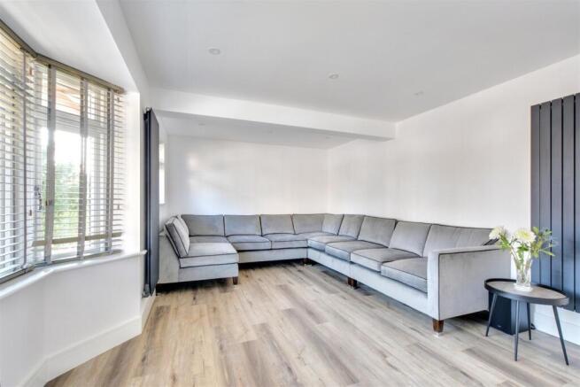 Lounge_1.jpeg