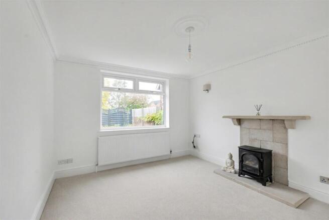 THROUGH LOUNGE/DINER