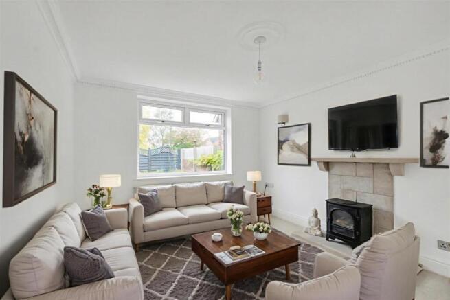 THROUGH LOUNGE/DINER