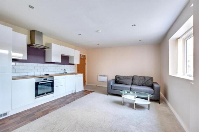 Living Kitchen_3.jpeg