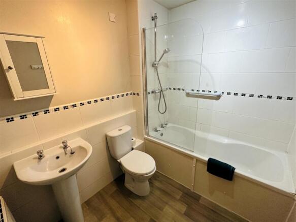 Bathroom.jpg