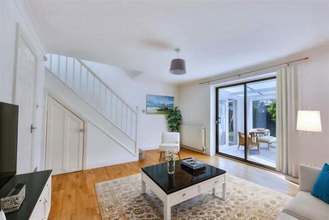 Living Room_1.jpg