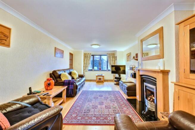 Lounge/Sitting Room