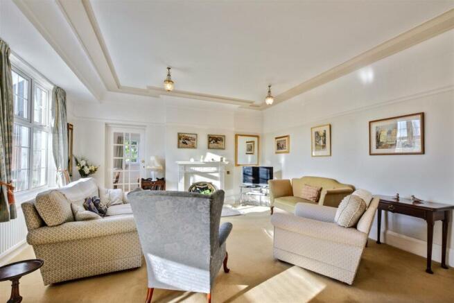 Lounge/Sitting Room