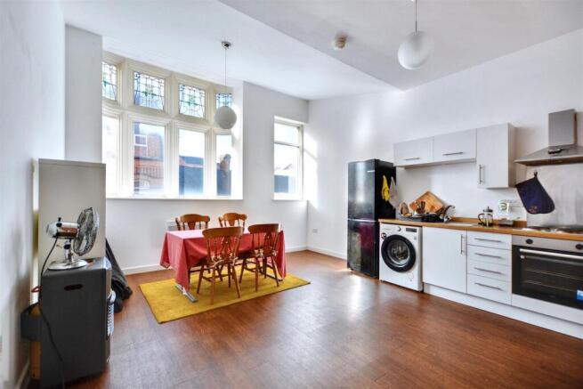 Living Kitchen_1.jpeg