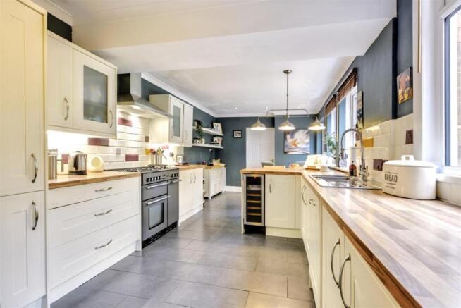 Kitchen_1.jpeg