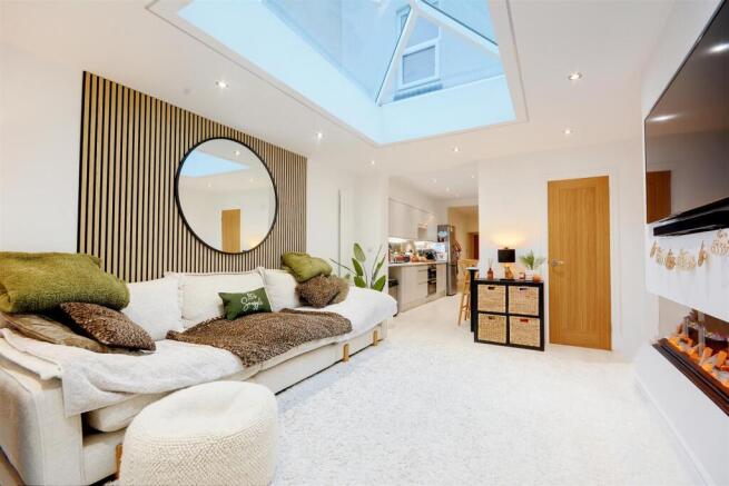 Lounge/Sitting Room