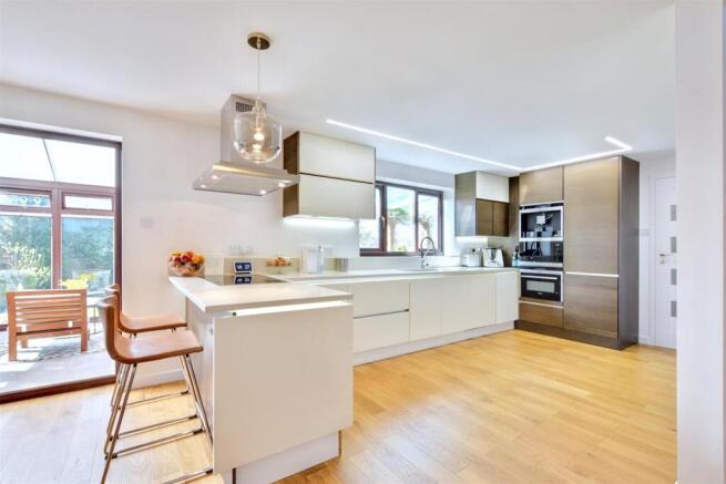 Kitchen_2.jpeg