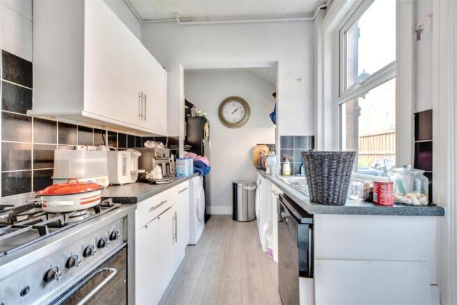 Kitchen_2.jpeg