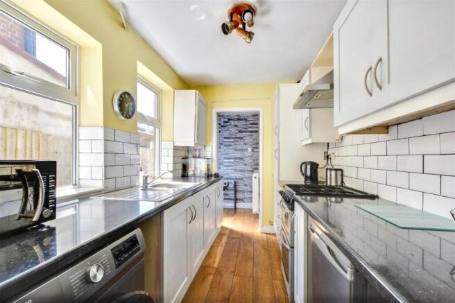 Kitchen_1.jpeg