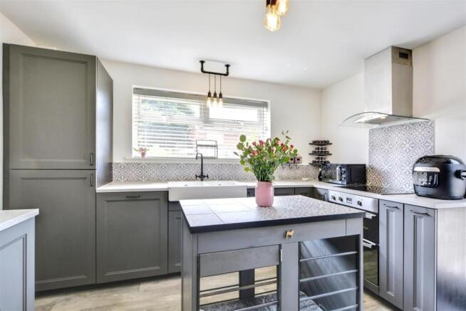 Kitchen_2.jpeg