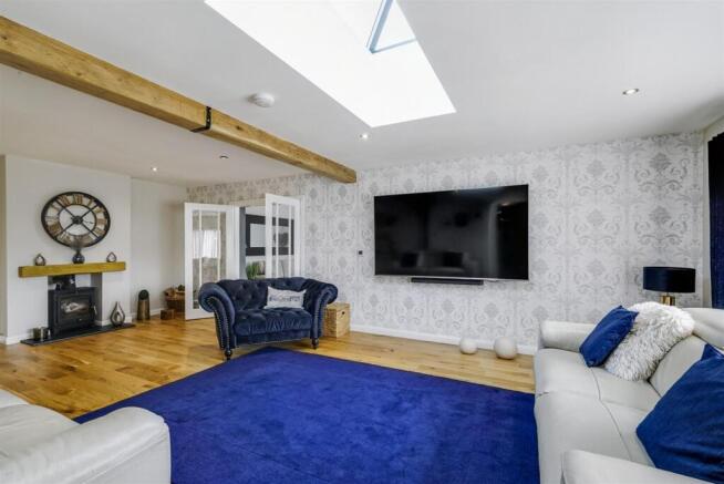 Lounge/Sitting Room