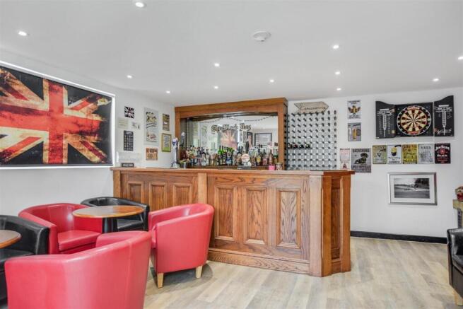 Garden Room / Pub Bar