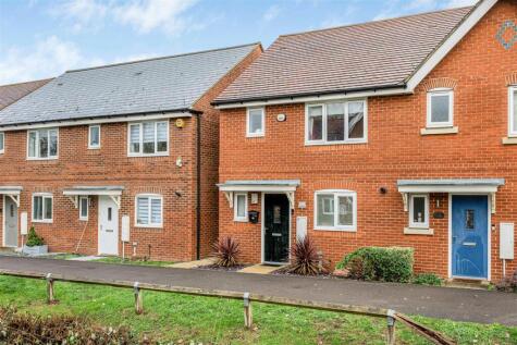 2, Elk Path, Three Mile Cross, Wokingham, RG7 1WE