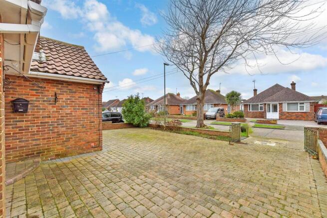 Driveway/Parking