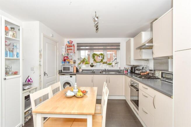 Lounge/ Kitchen