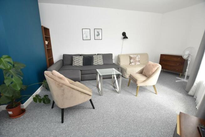 FLAT B - Lounge area (2).jpg