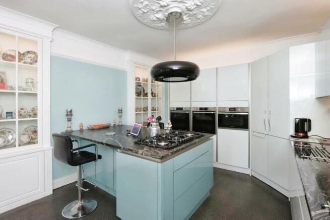 KITCHEN.jpg