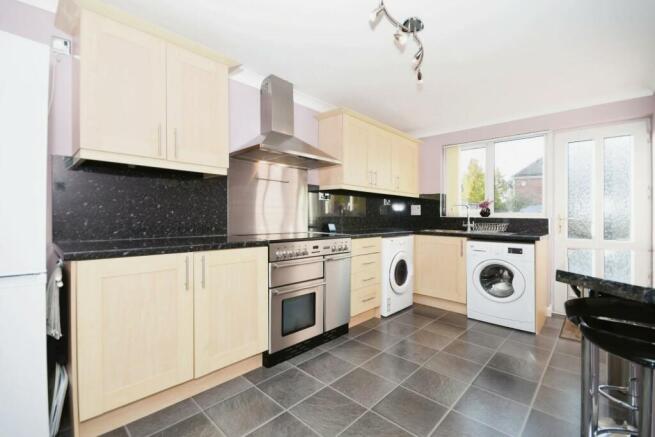 KITCHEN 03.jpg