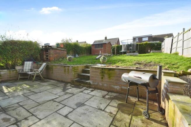 REAR GARDEN 01.jpg