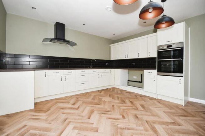 KITCHEN 03.jpg