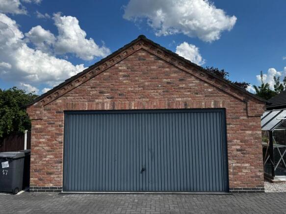 GARAGE 02.jpg