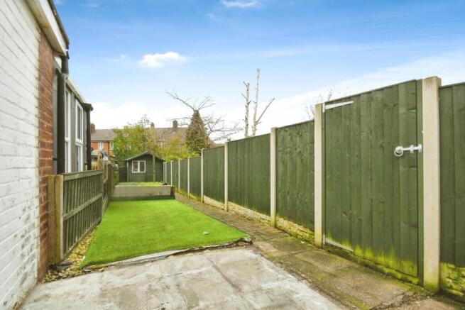 REAR GARDEN.jpg