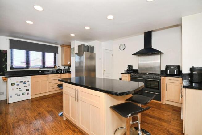 KITCHEN 02.jpg