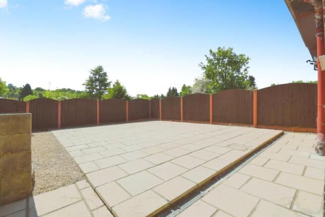 REAR GARDEN 02.jpg