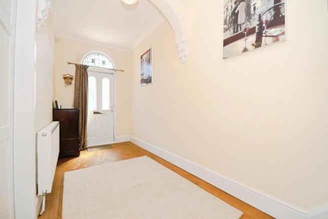 ENTRANCE HALL 01.jpg